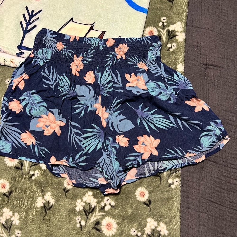 Lotus and Luna Floral Print Women's Shorts